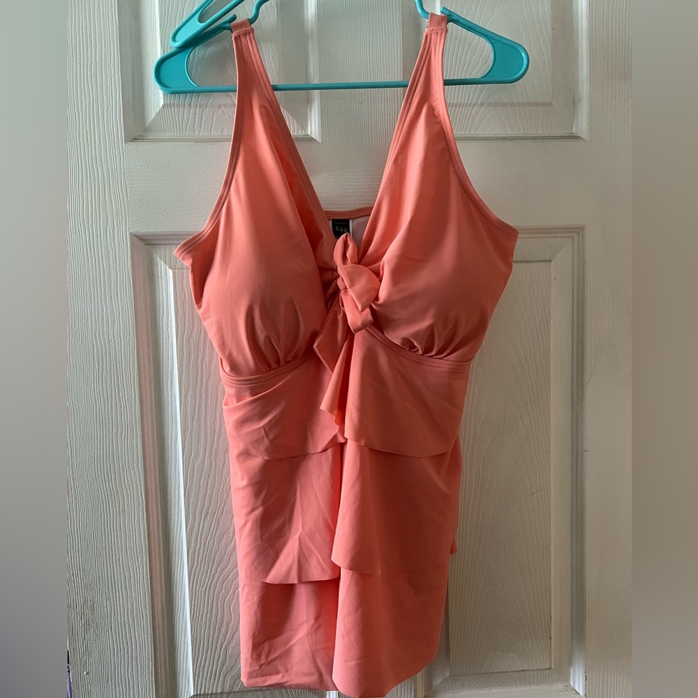 Bloom Chic Peach Ruffled Swim Top size 22 NWOT